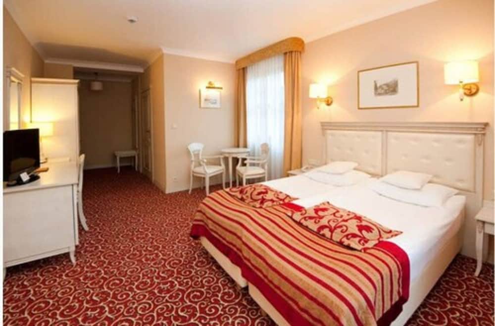 Standard Double or Twin Room (building A, no AC) photo 3