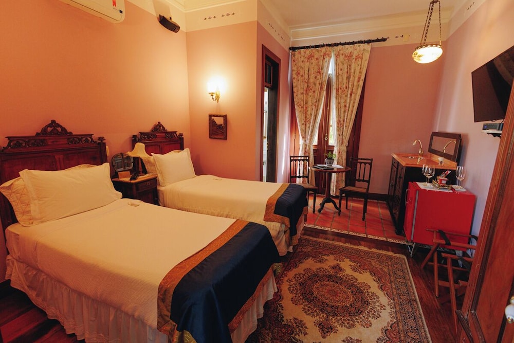 Premium Suite, 2 Twin Beds - Photo 5