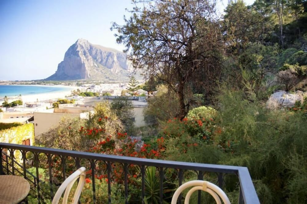 Standard Double or Twin Room, Sea View - Photo 5