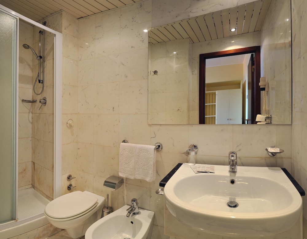 Deluxe Double Room - Photo 4