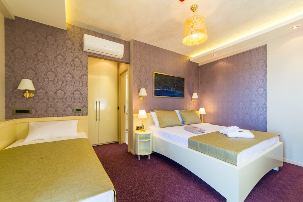 Triple Room, Balcony, Courtyard View photo 2