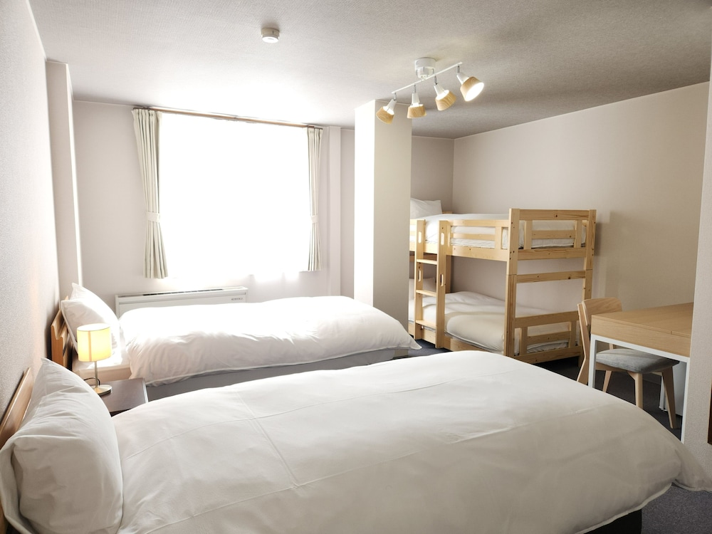 Family Quadruple Room - Photo 1