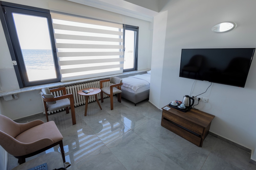 Family Room, Multiple Beds, Sea View photo 3