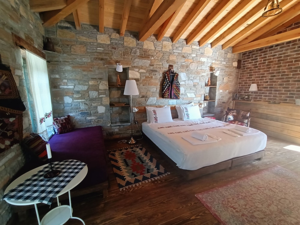 Deluxe Quadruple Room, Mountain View photo 3