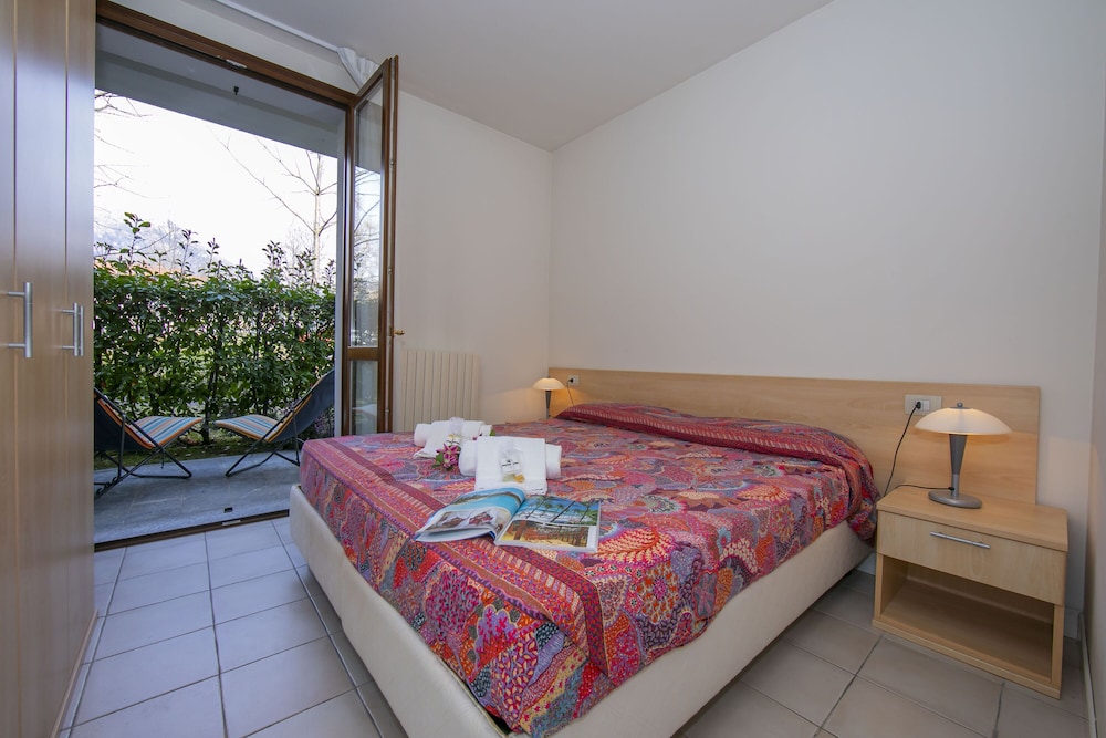 Family Apartment, 1 Bedroom, Beachside (Porto Letizia Roma 1)
