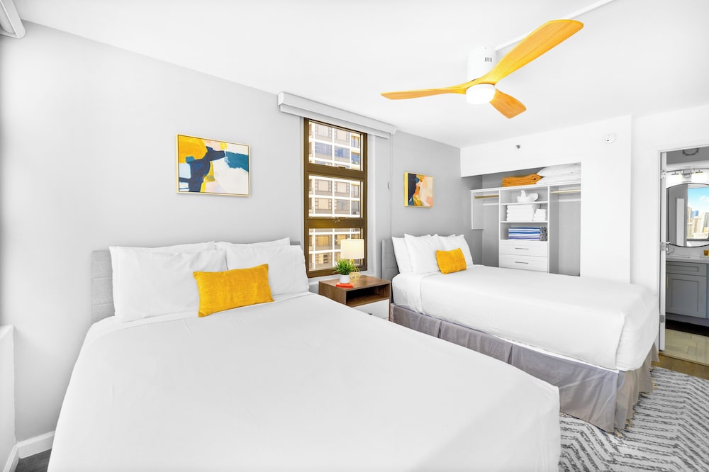 High Floor Ocean View Condo w/ 2 Beds and Parking: Design Apartment, 1 Bedroom, Balcony, Partial Ocean View (0094) photo