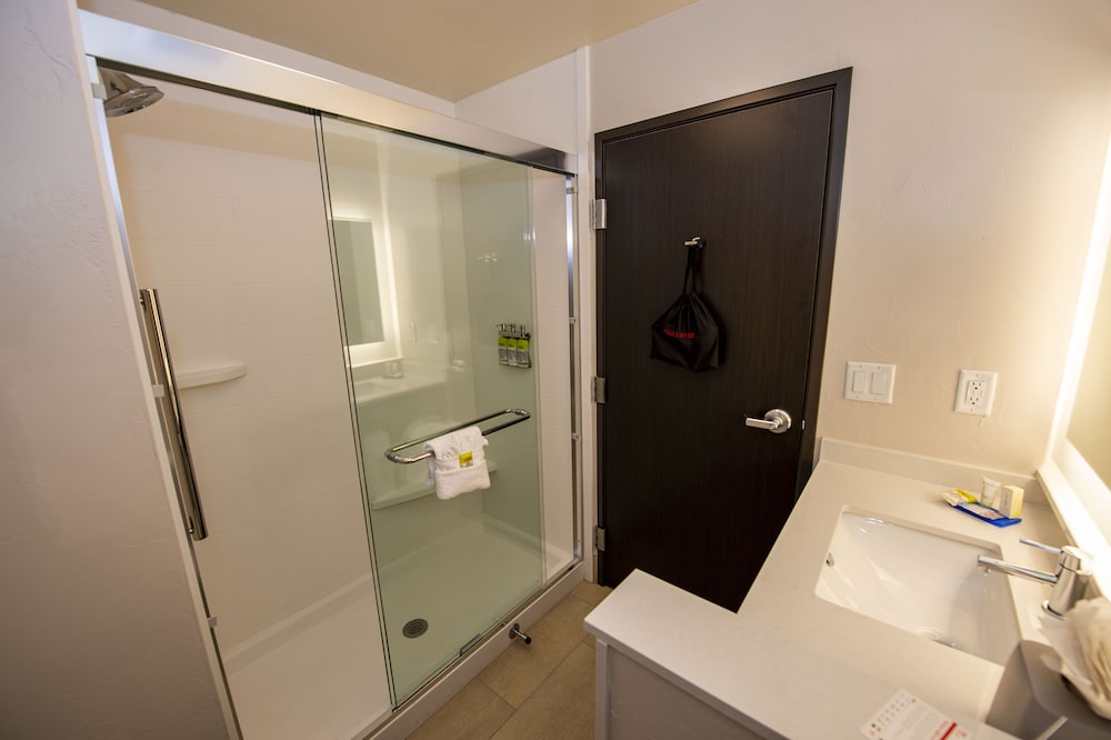 Suite, Multiple Beds photo 3