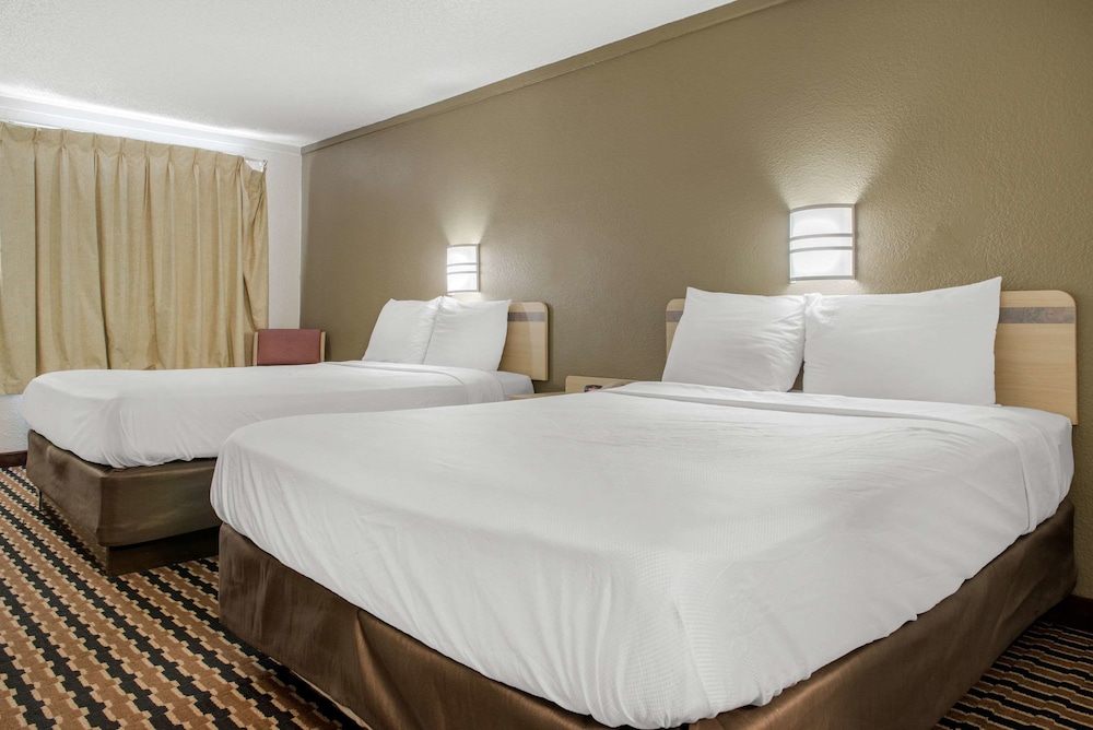Standard Room, 2 Double Beds, Smoking photo 2