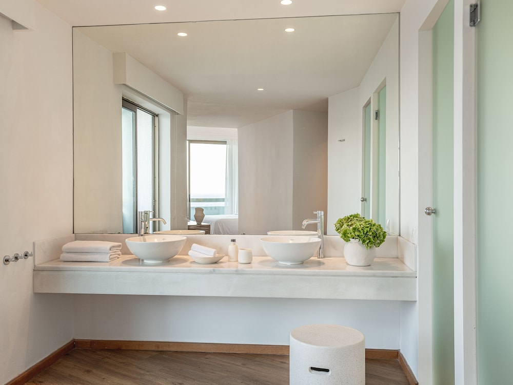 LUX.ME Superior Guestroom Sea View - Photo 8