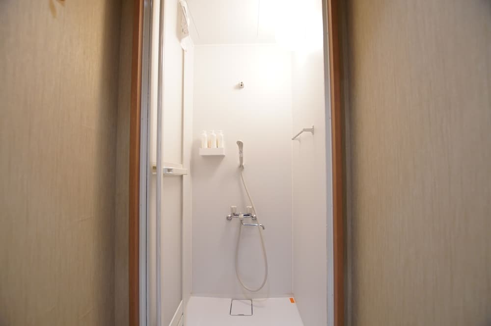 Twin Room, Shared Bathroom photo 2