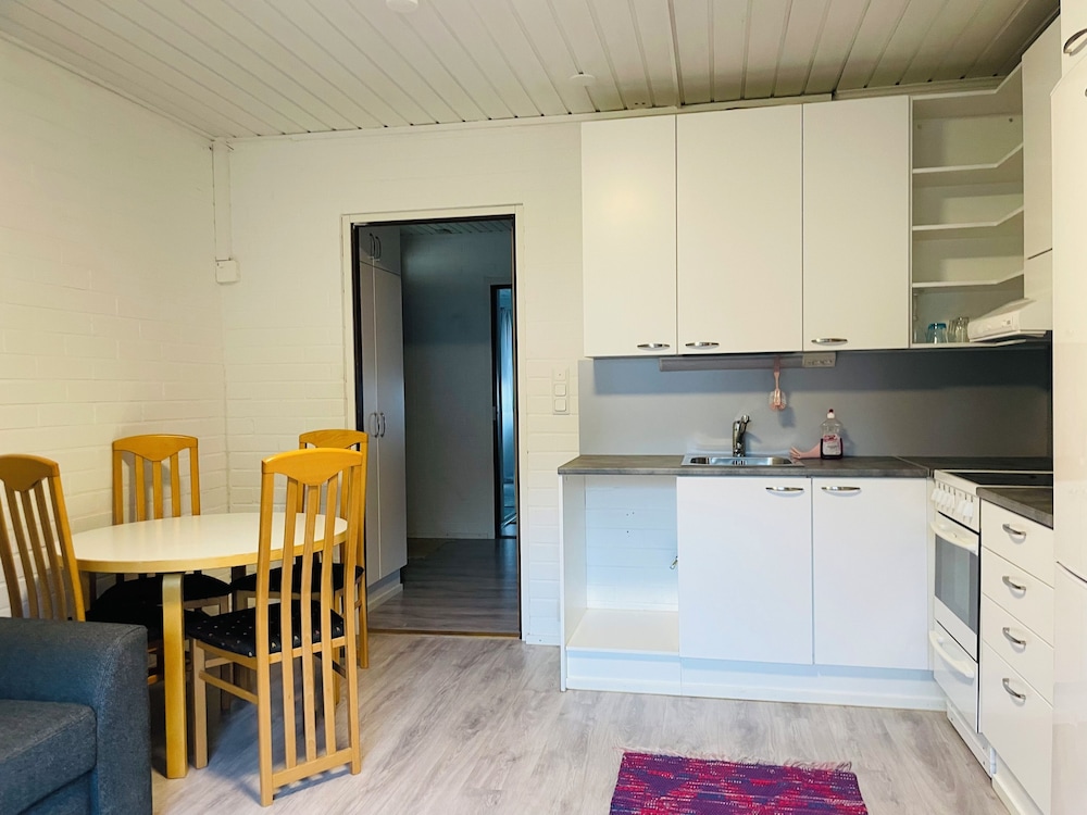 Basic Apartment photo 2