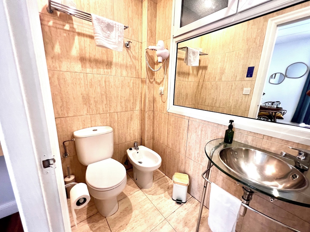 Comfort Room - Photo 7