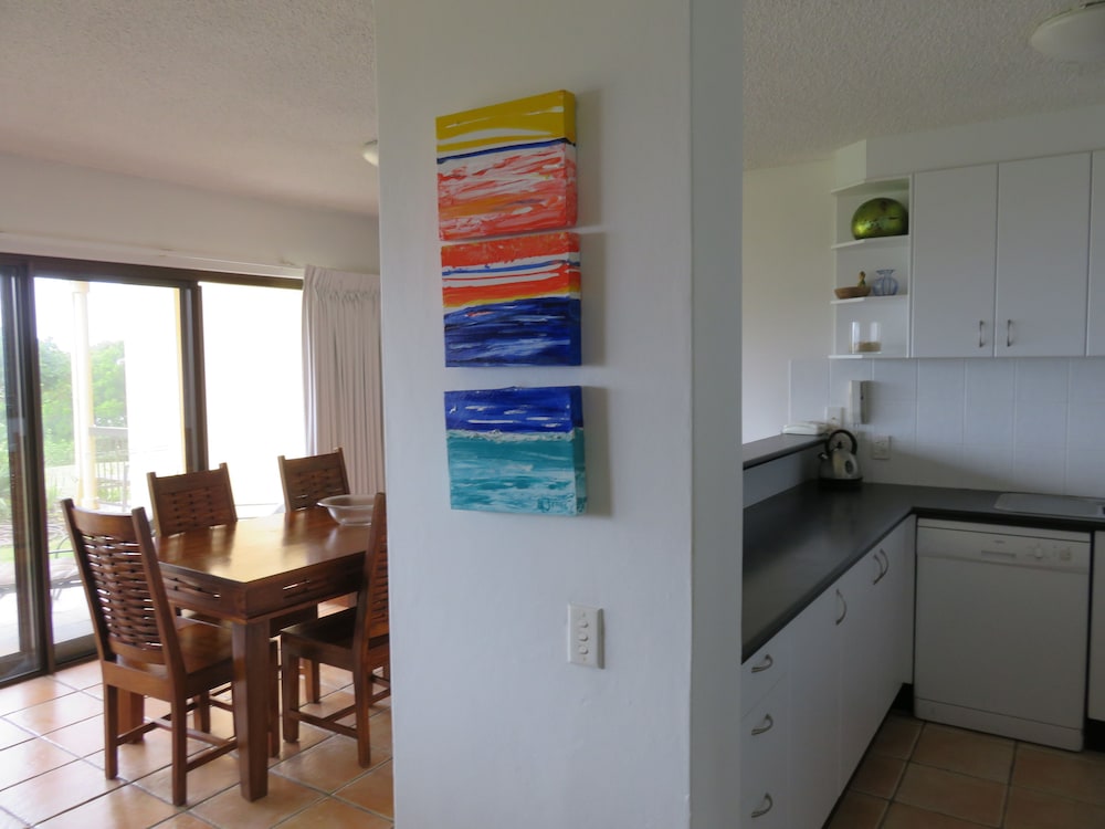 Apartment, 2 Bedrooms, Ensuite, Ocean View photo 2