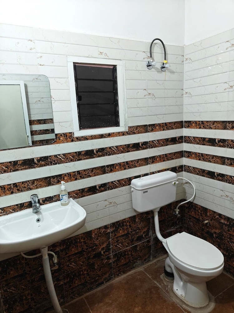 Deluxe Double or Twin Room, Balcony, City View photo 2