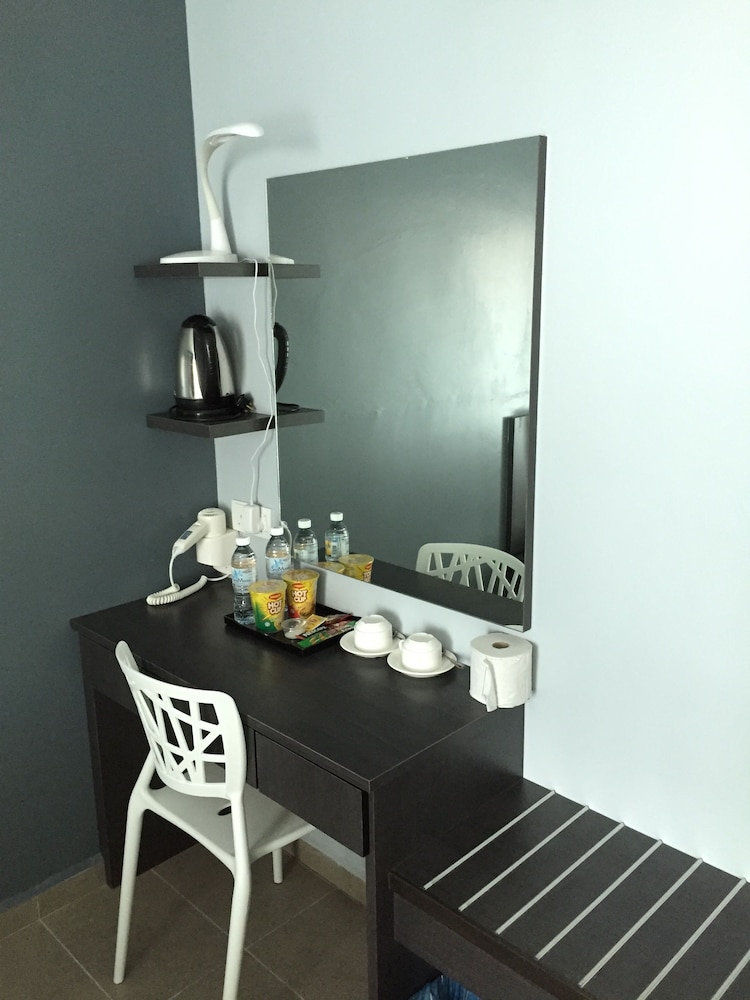Standard King Room photo 2