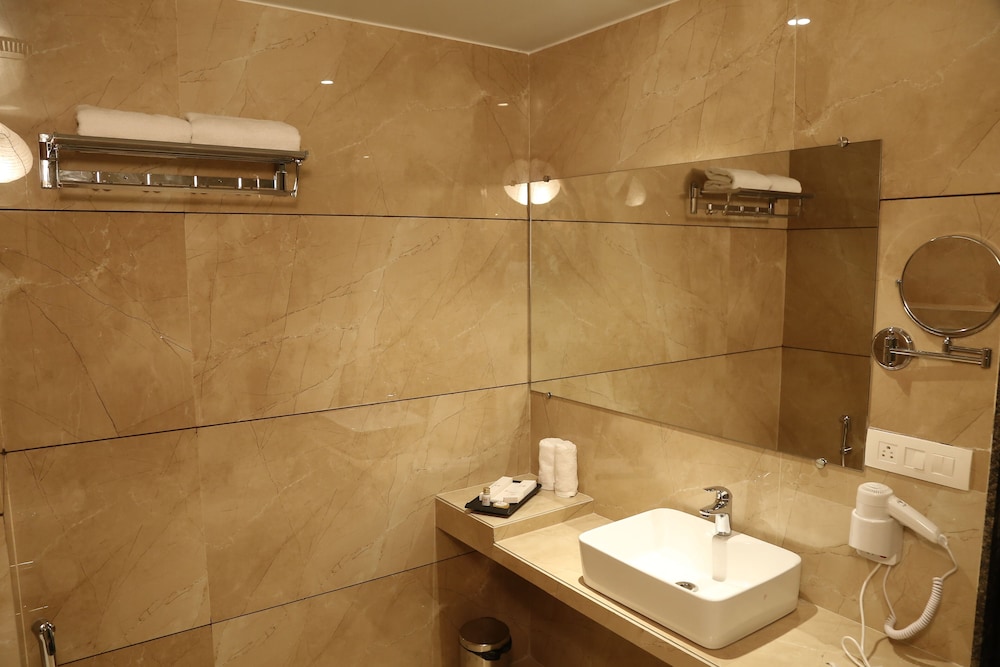 Premier Twin Room, 1 Bedroom photo 2