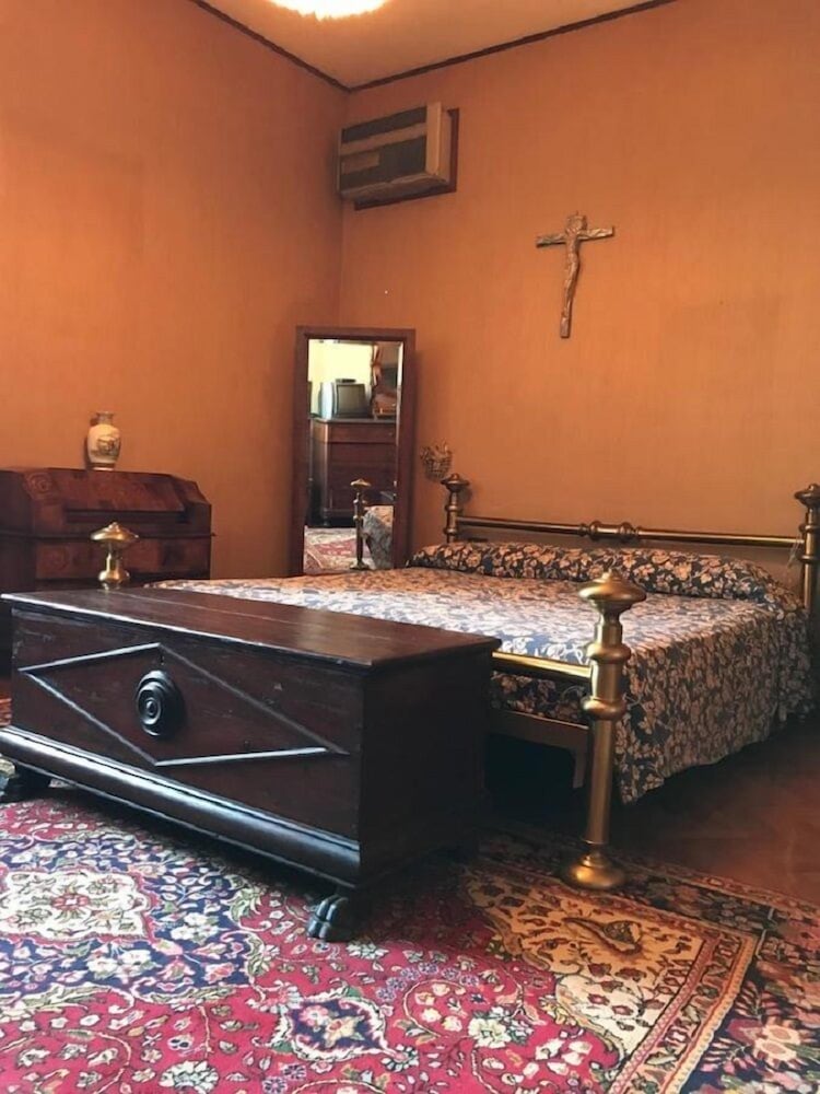 Apartment, 4 Bedrooms, Fireplace