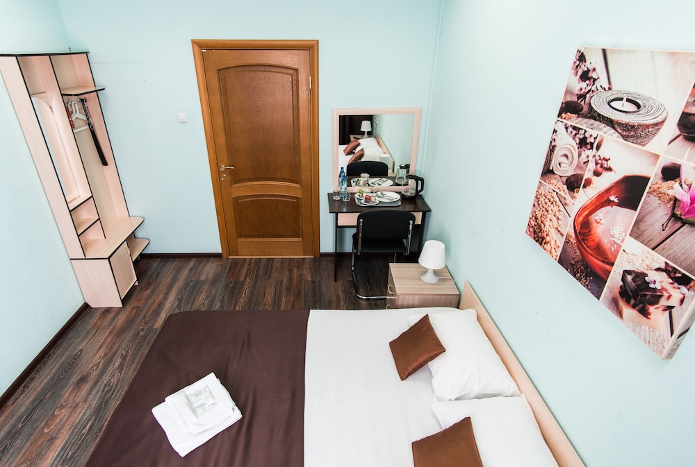 Economy Double Room, Shared Bathroom photo 2