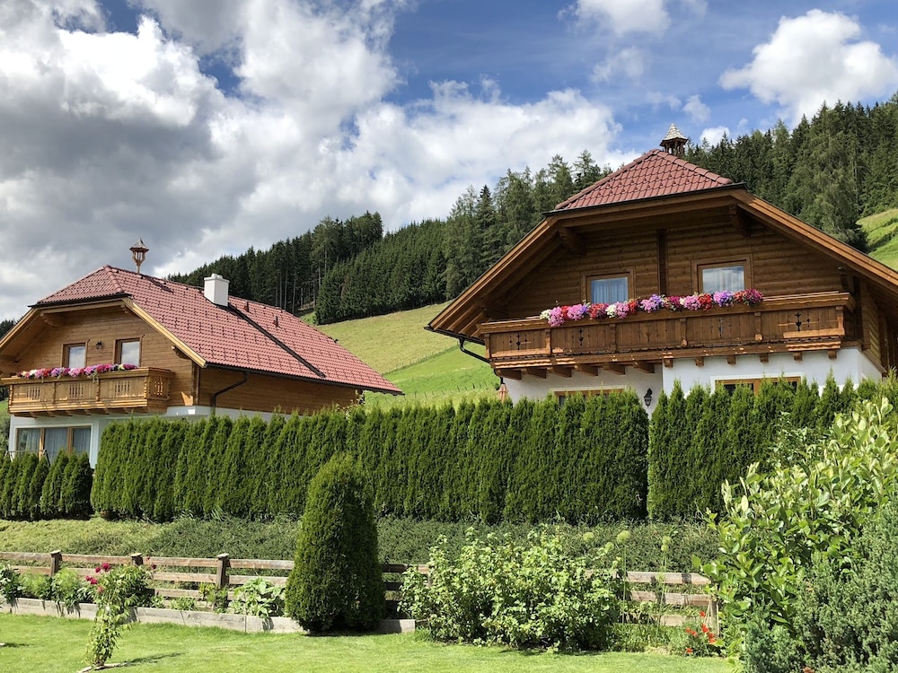 Traditional Chalet, 3 Bedrooms, Mountain View photo 2