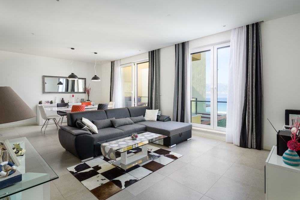 Apartment, 2 Bedrooms, Balcony, Beachfront (No pool access)