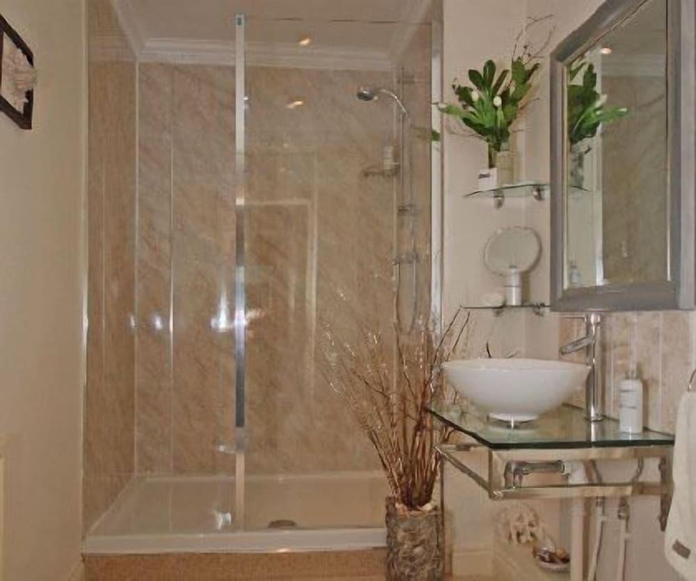 Double or Twin Room (The Robinson) photo 2