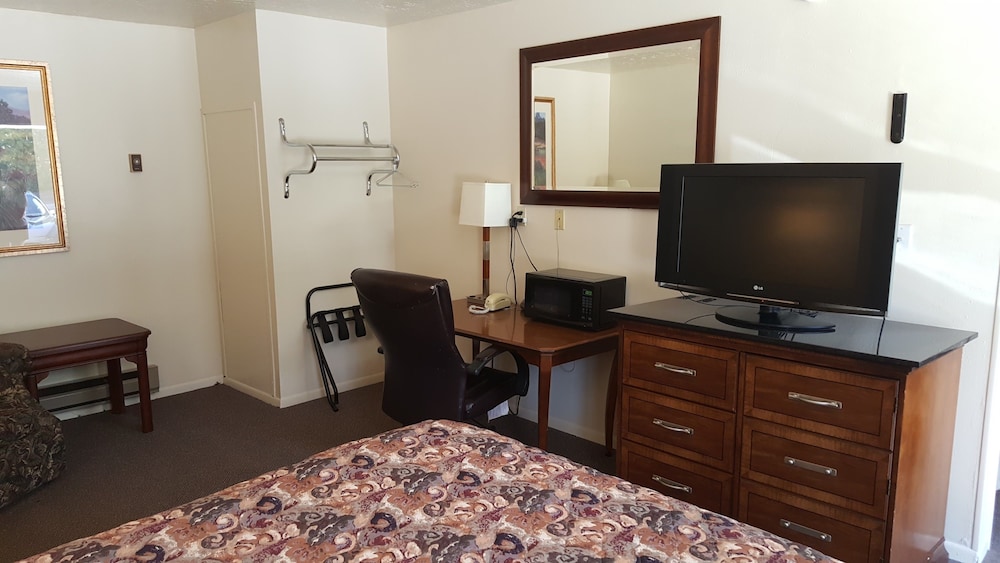 Standard Room, 1 Queen Bed photo 2