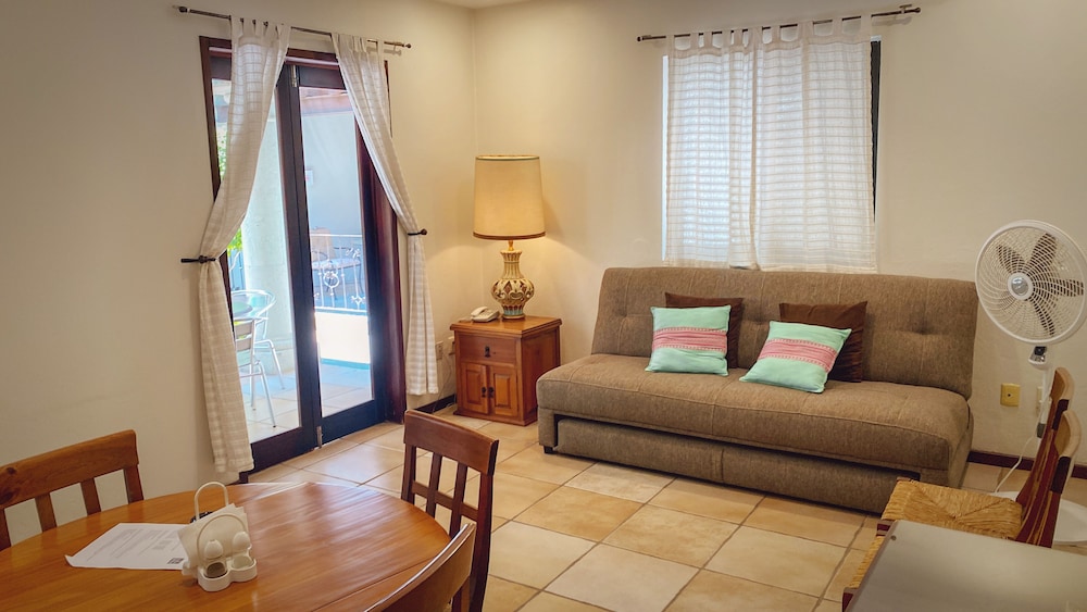 Suite 3 photo 2