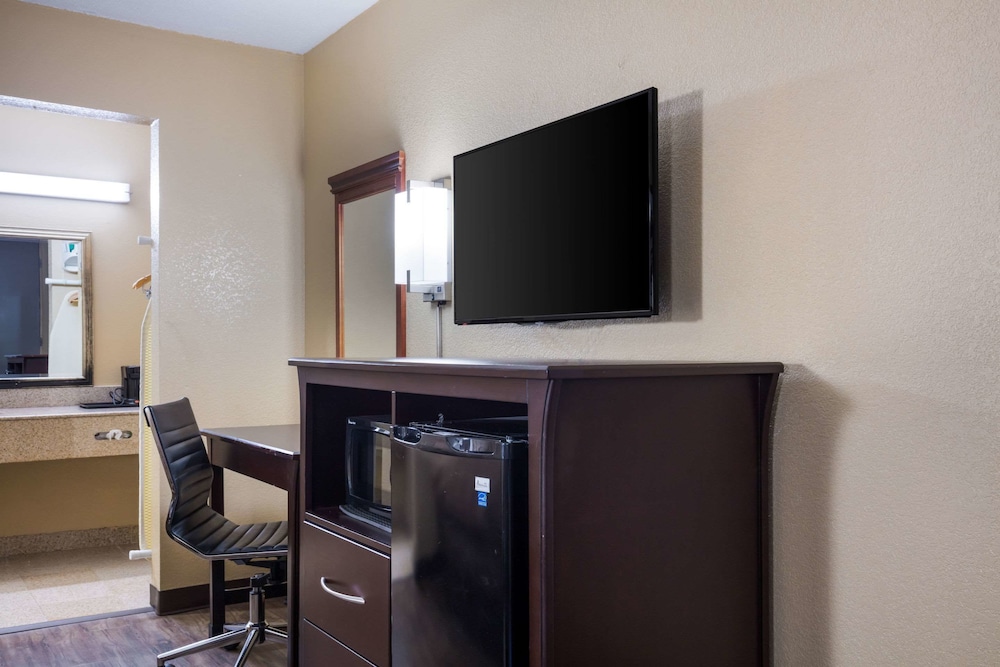 Room, 2 Twin Beds, Non Smoking (Efficiency) photo 3