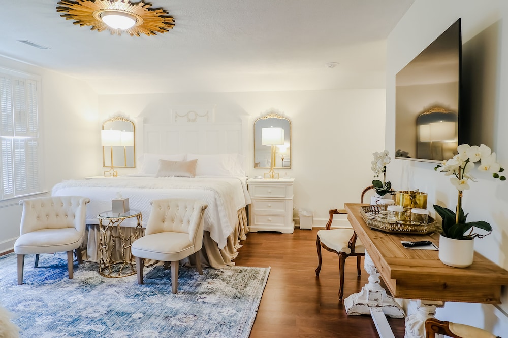The Harrington Suite on St. Charles
