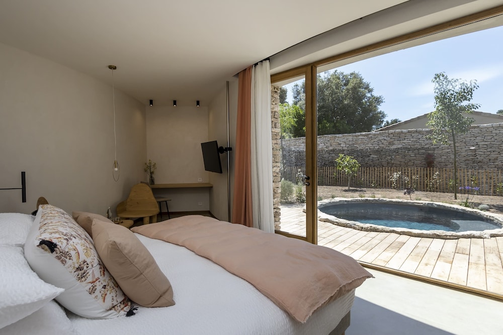 Premium Room, 1 King Bed, Private Pool