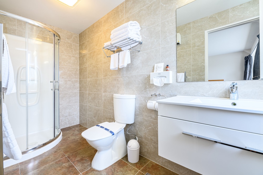 One Bedroom - Photo 10