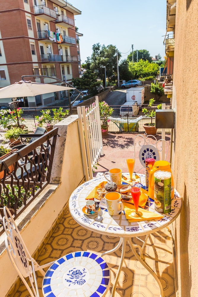 Luxury Double Room, 1 Bedroom, Private Bathroom, Garden View photo 3