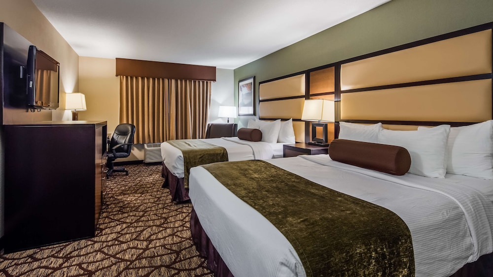 Standard Room, 2 Queen Beds, Non Smoking, Jetted Tub - Photo 1