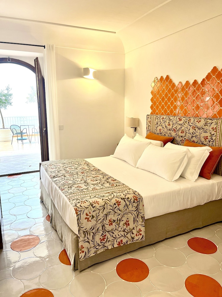 Superior Queen Room, Terrace, Sea view - Photo 1