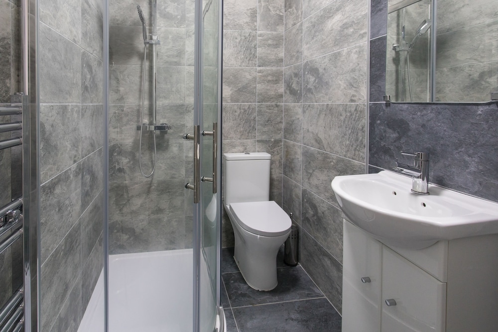 Double Room, Ensuite - Photo 6
