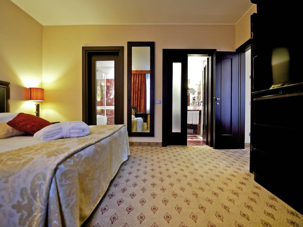 Executive Suite, 1 Queen Bed