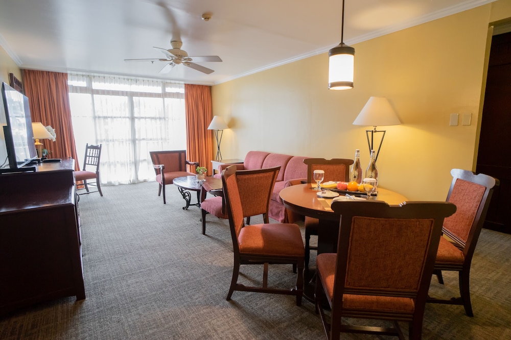Suite, 1 Bedroom photo 3