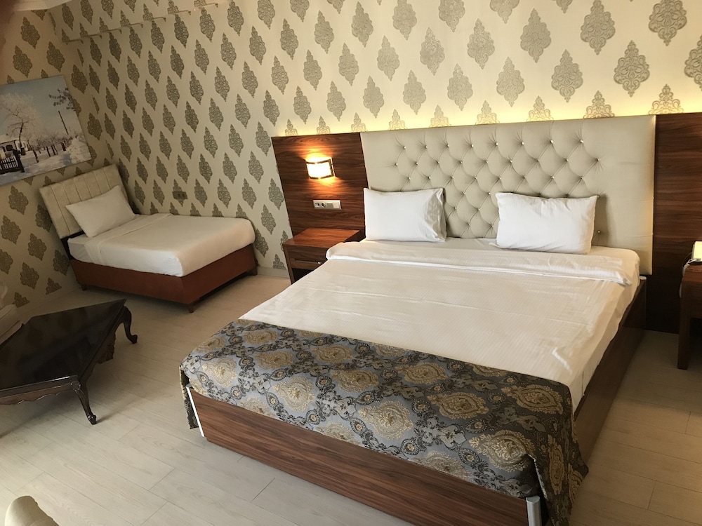 Deluxe Triple Room photo 1