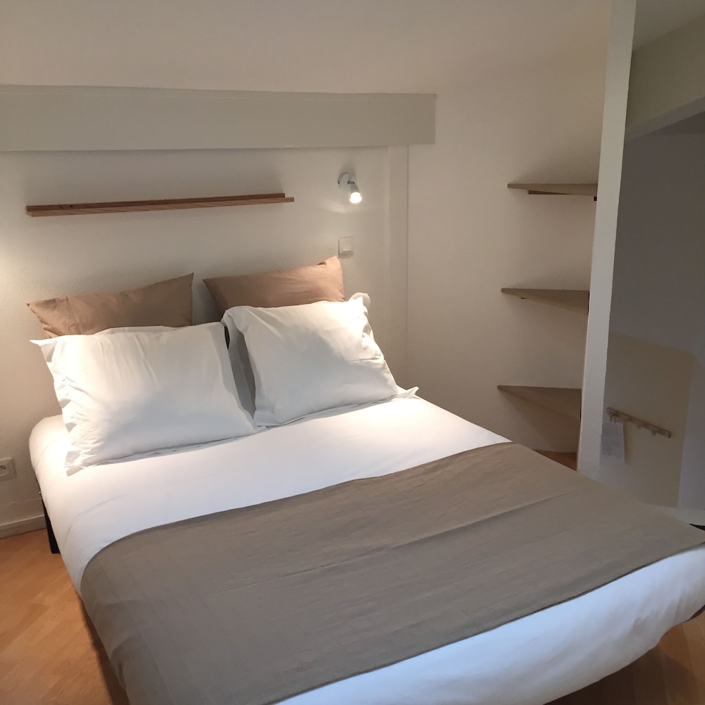 One Bedroom Duplex with Kitchenette with 1 Double and 1 Sofa Bed - Photo 1