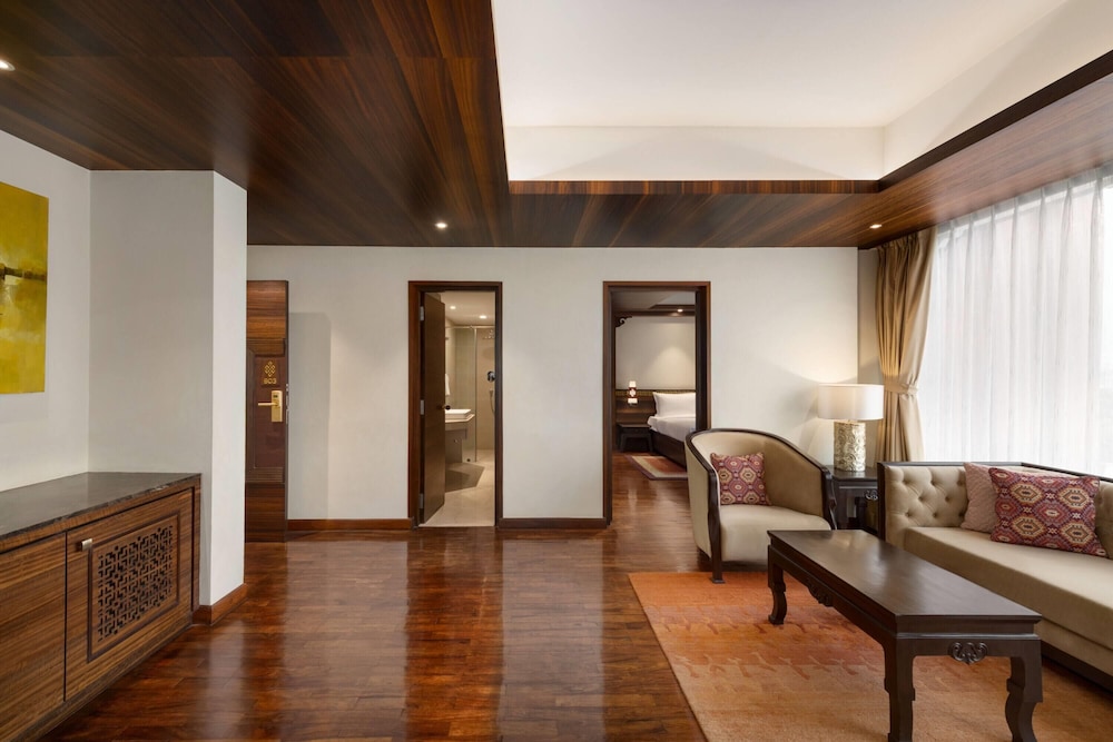 Family Suite, 1 King Bed - Photo 1