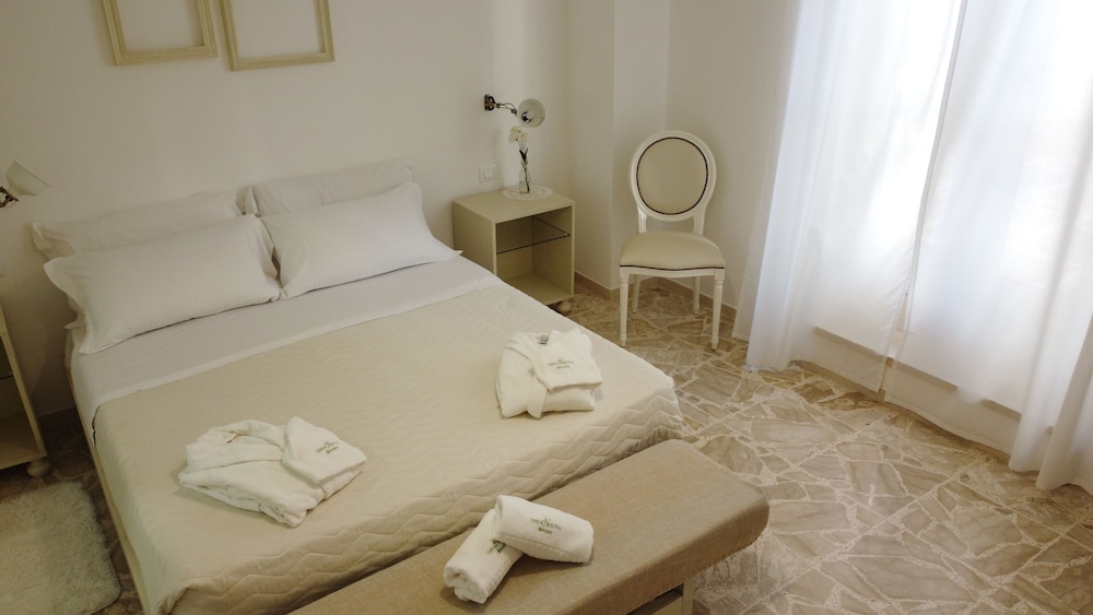 Comfort Triple Room, Terrace, City View photo 2