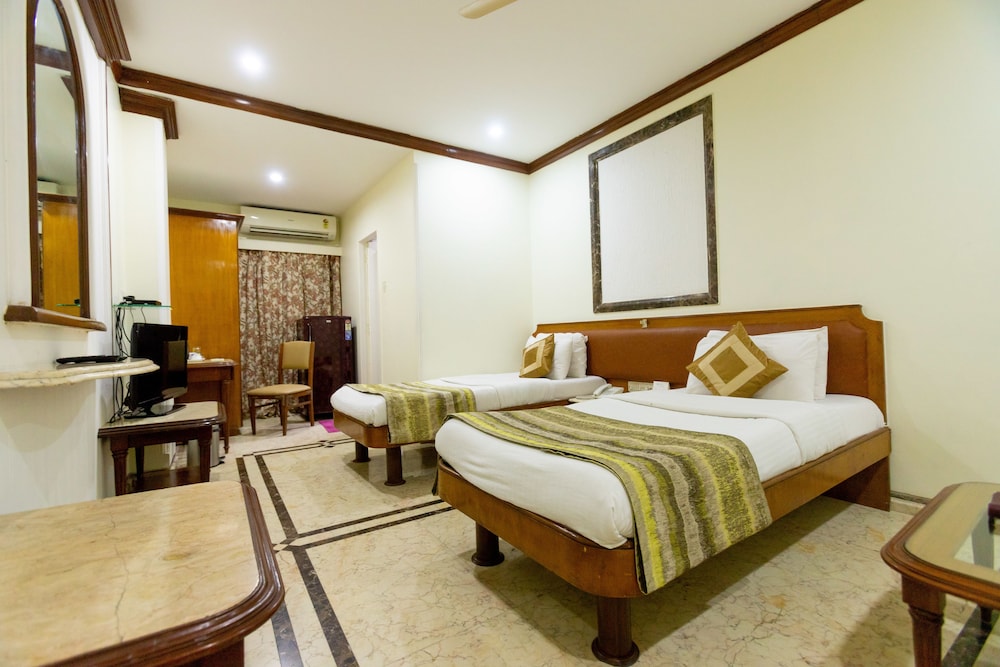 Standard Double or Twin Room - Photo 4