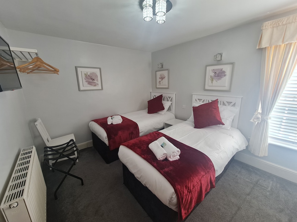 Room 5- First Floor Twin En-suite