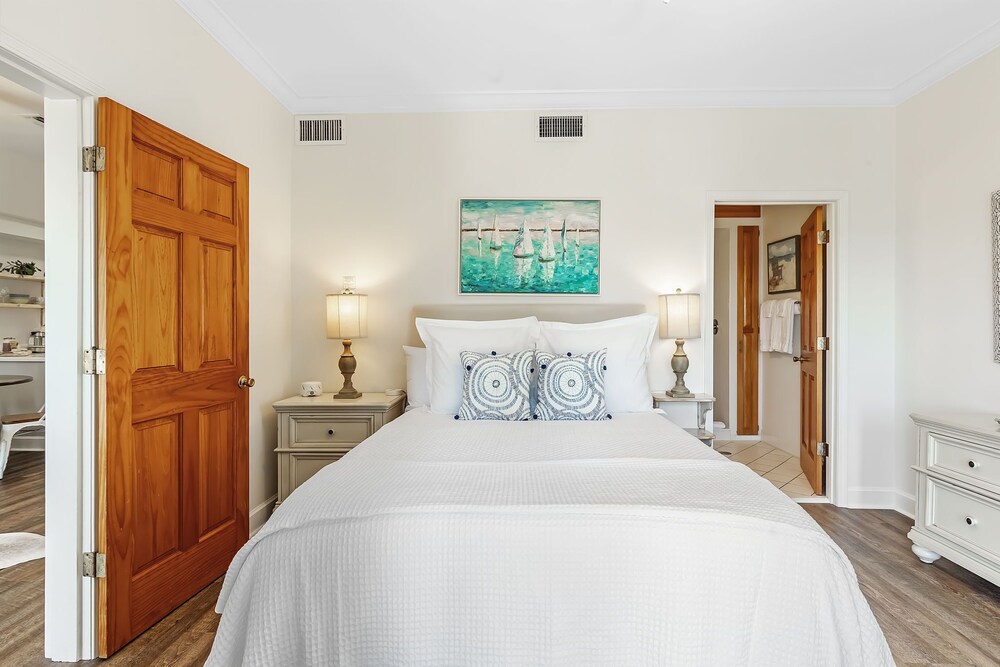 Dogwood Luxury Suite, 2 Bedrooms, Pets Allowed, Ground Floor photo 3