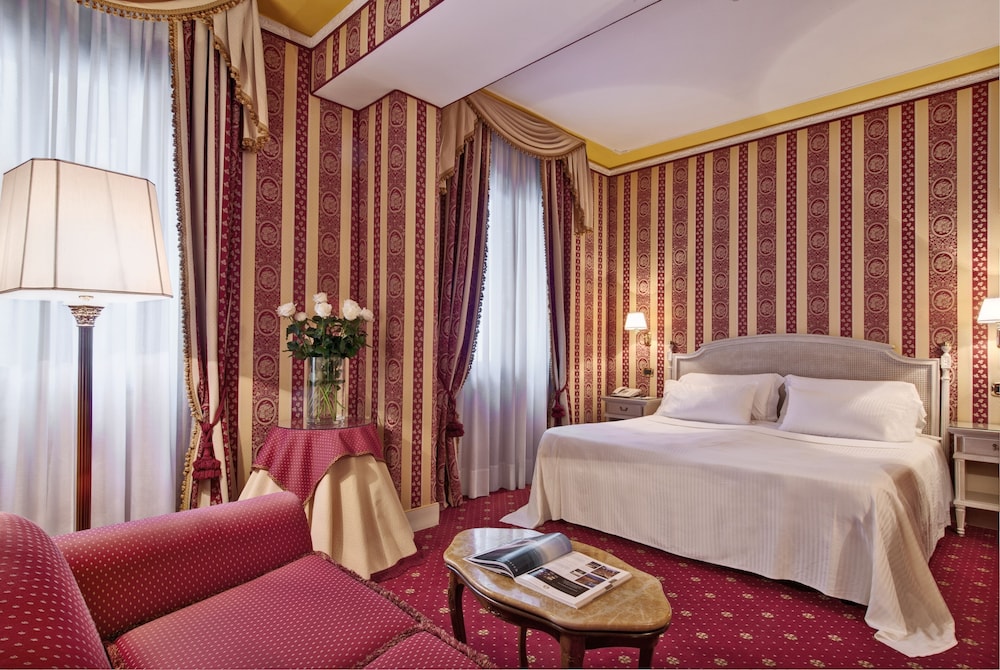 Deluxe Room - Photo 5