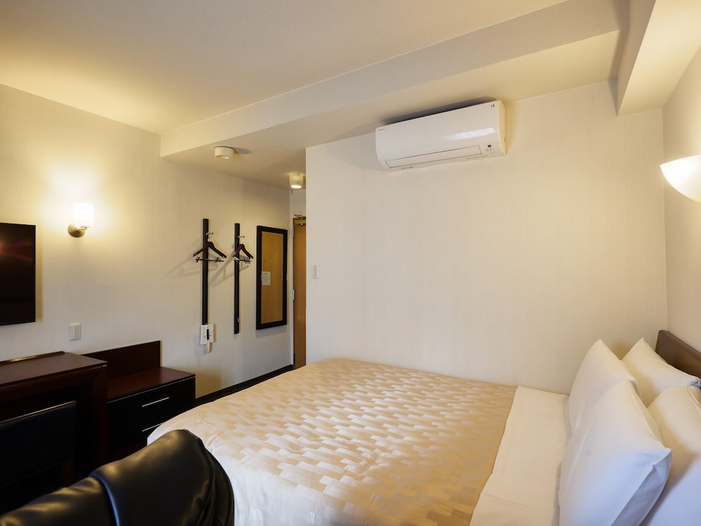 Premium Room Smoking (Airweave mattress, Smart TV) - Photo 2