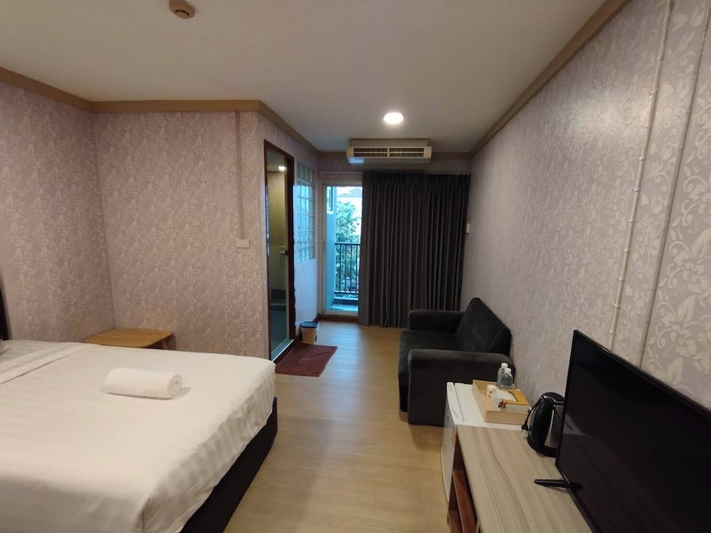 Deluxe Twin Room photo 2