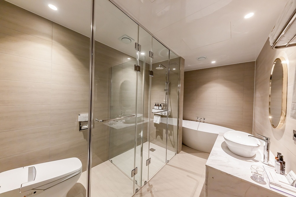 Grand Studio Suite - Photo 5
