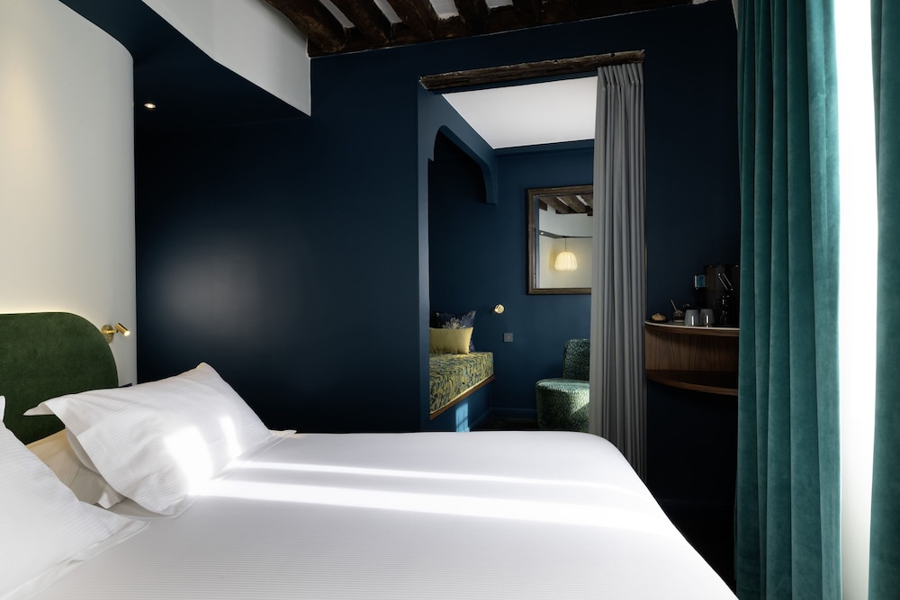 Premium Room, Courtyard View