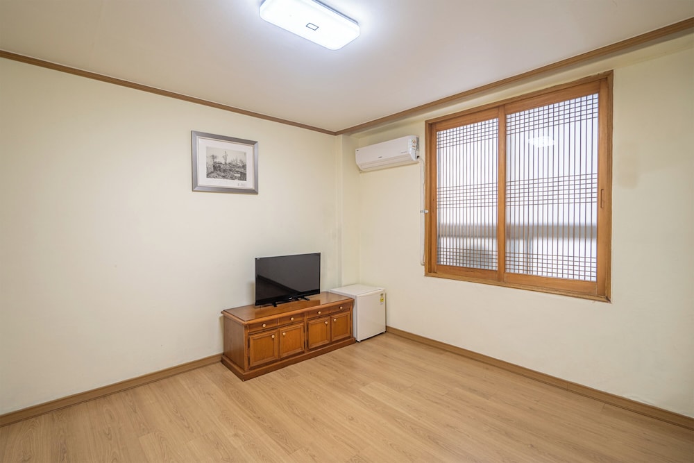 R01) Ondol Room for 2 people (No Kitchenette) photo 1